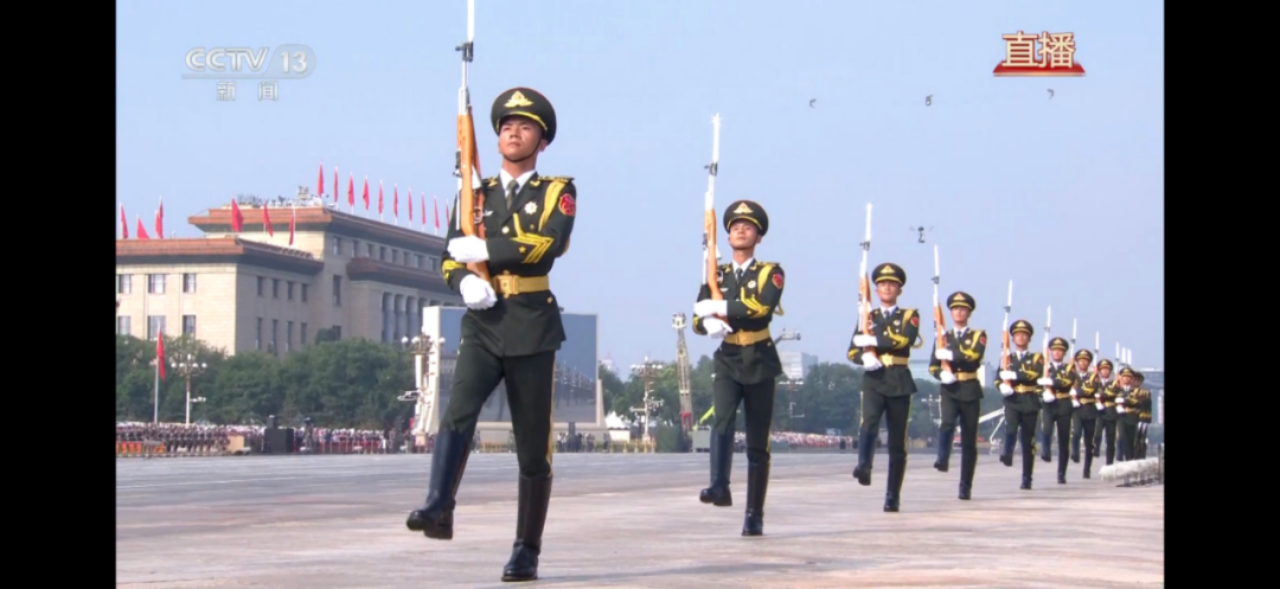 與國同頻丨商海科技組織觀看 “九三閱兵”，見證強軍風(fēng)采！傳承偉大抗戰(zhàn)精神，凝聚科技報國力量(圖3)