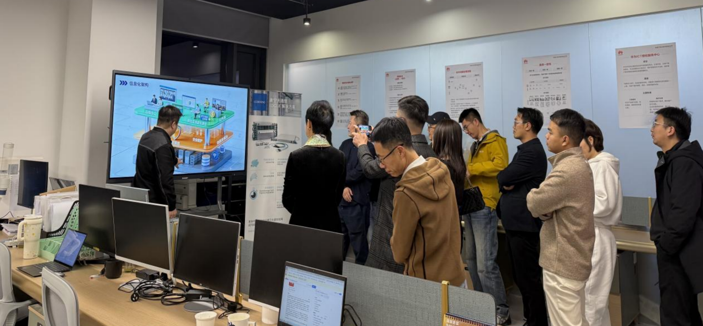 長(zhǎng)江商學(xué)院校友齊聚商?？萍?共探科技創(chuàng)新與產(chǎn)業(yè)賦能新路徑(圖2)